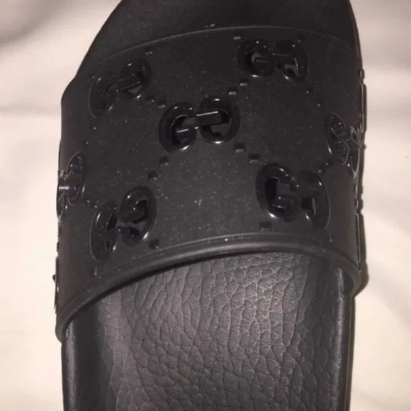 Gucci Slides - Black Logo